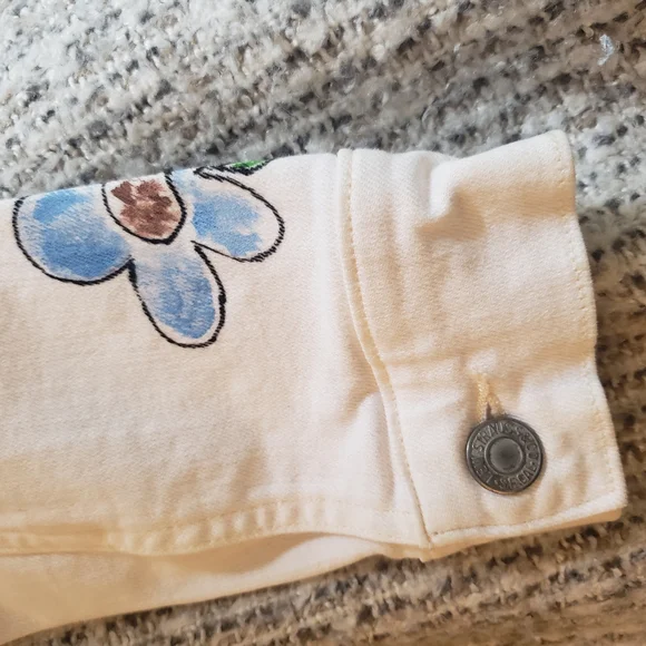 Custom Painted Snoopy & Sunflowers Denim Jacket - Picture 4 of 11